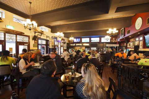 P.J. Gallagher's - Hotel Gold Coast 2