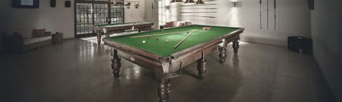 Game Room Billiards - Hotel Gold Coast 3