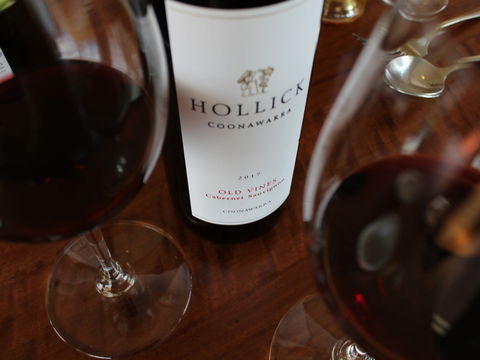 FOUR & TWENTY BLACKBIRDS - Hotel Gold Coast 2