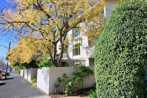Apartments On Lygon - Hotel Gold Coast 3