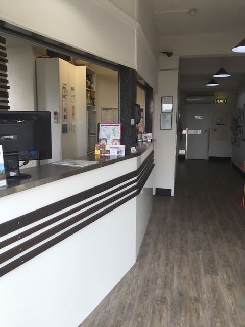 Adina Place Motel Apartments - Hotel Gold Coast 0