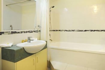 At Whitsunday Vista Holiday Apartments - Hotel Gold Coast 3