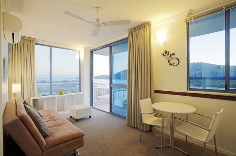 At Whitsunday Vista Holiday Apartments - Hotel Gold Coast 6