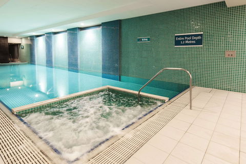 Oaks Glenelg Plaza Pier Suites - Hotel Gold Coast 2