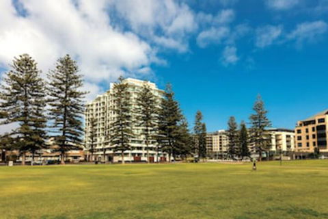 Oaks Glenelg Liberty Suites - Hotel Gold Coast 0