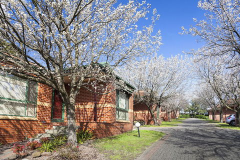 Mount Waverley Townhouses - Hotel Gold Coast 2