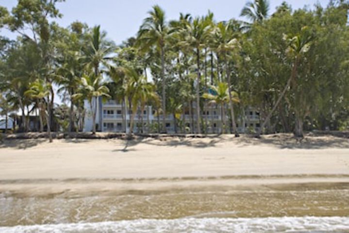 Clifton Beach QLD Hotel Gold Coast