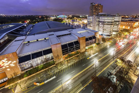Oaks Adelaide Embassy Suites - Hotel Gold Coast 6