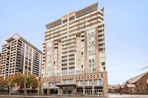 Oaks Adelaide Embassy Suites - Hotel Gold Coast 0