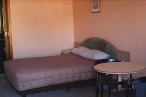 Nandewar Motor Inn - Hotel Gold Coast 2