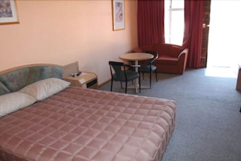 Nandewar Motor Inn - Hotel Gold Coast 5