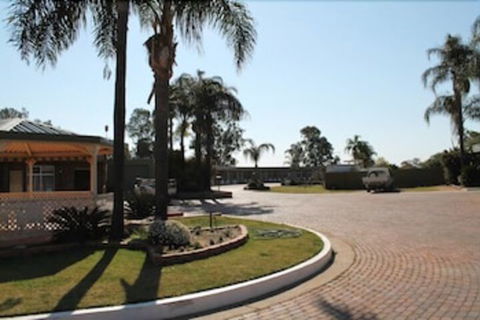 Nandewar Motor Inn - Hotel Gold Coast 6