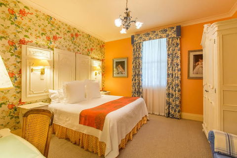 Albertines Beechworth - Hotel Gold Coast 1