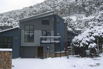 Snowstream 4 - Hotel Gold Coast 0