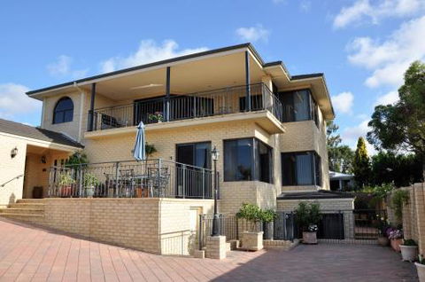 Alfred Cove Short Stay - Hotel Gold Coast 5