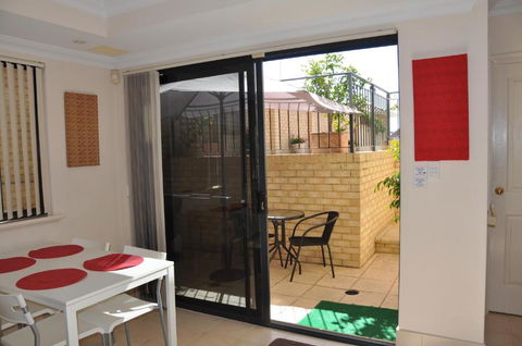 Alfred Cove Short Stay - Hotel Gold Coast 4