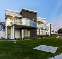 Reflections by Rockingham Apartments - Hotel Gold Coast