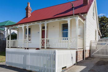 Brampton Cottage - Hotel Gold Coast 0
