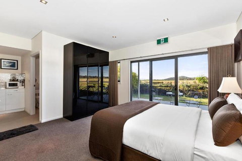 Hangar House Mudgee - Hotel Gold Coast 4