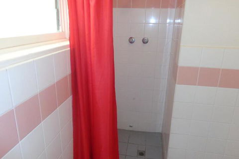 Adelaide Backpackers Travellers Inn - Hotel Gold Coast 3