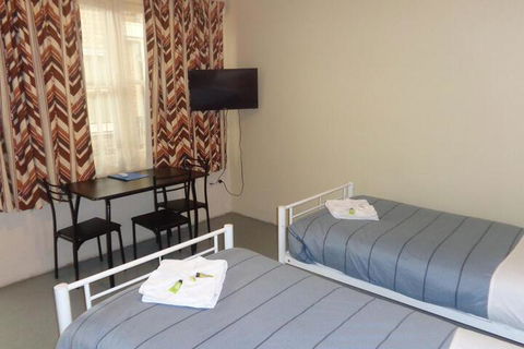Adelaide Backpackers Travellers Inn - Hotel Gold Coast 5