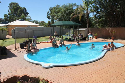 Kalbarri Backpackers YHA - Hotel Gold Coast 1