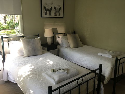 The Bundanoon Guest House - Hotel Gold Coast 4