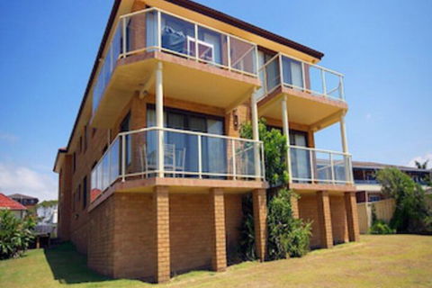 Avilla Court 1 - Hotel Gold Coast 0