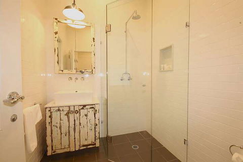 A PERFECT STAY - Cavvanbah Seaside Cottage - Hotel Gold Coast 4