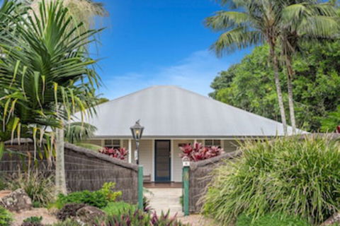 A PERFECT STAY - Cavvanbah Seaside Cottage - Hotel Gold Coast 0
