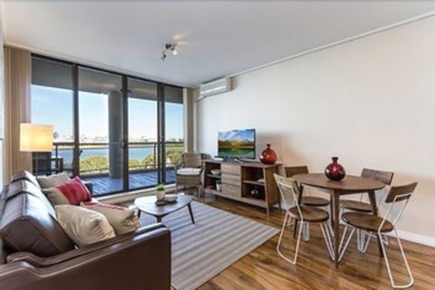 ShortOzStay At Mariners Cove - Hotel Gold Coast 1
