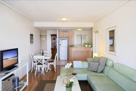 ShortOzStay At Mariners Cove - Hotel Gold Coast 5