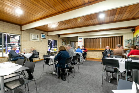 Nullarbor Roadhouse - Hotel Gold Coast 3