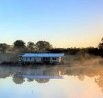 The Lake House at 201 - Hotel Gold Coast