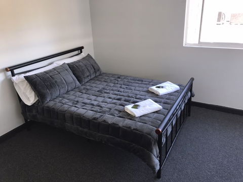 Panania Hotel - Hotel Gold Coast 2