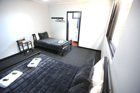 Panania Hotel - Hotel Gold Coast 1