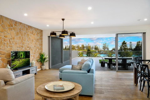 Belle Vue Penthouse At Black Beach - Hotel Gold Coast 1