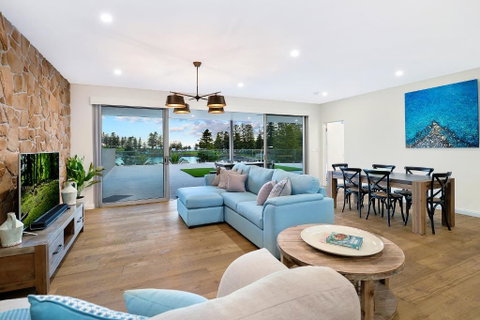 Belle Vue Penthouse At Black Beach - Hotel Gold Coast 3