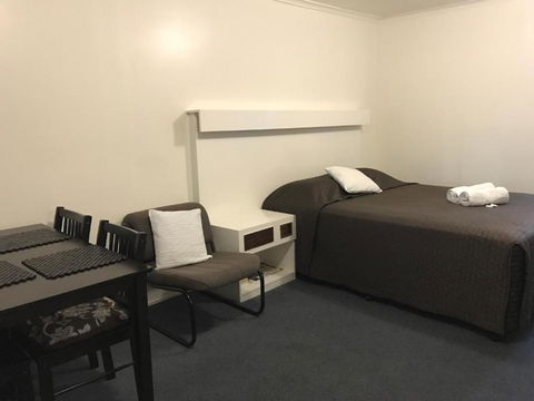 Porkys Motel - Hotel Gold Coast 2
