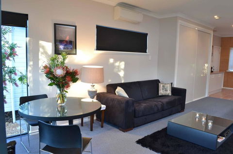 Aroha - Hotel Gold Coast 3