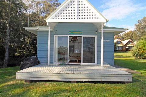 Beach Shack On The Lagoon - Hotel Gold Coast 6