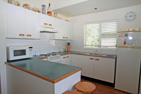 Beach Shack On The Lagoon - Hotel Gold Coast 4