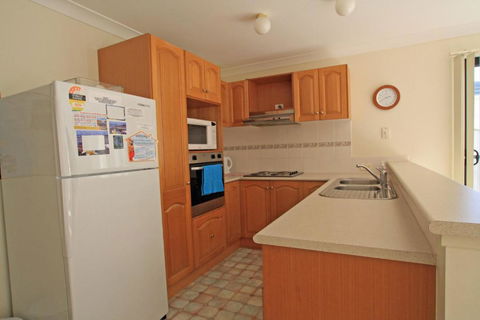 The Moorings Waterfront - Hotel Gold Coast 2