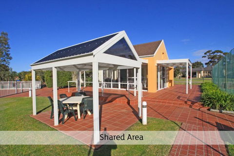 Waterfront Getaway In Sussex - Hotel Gold Coast 2