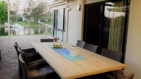 Waterfront Getaway In Sussex - Hotel Gold Coast 3