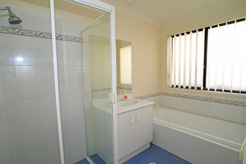Waterfront Getaway In Sussex - Hotel Gold Coast 4