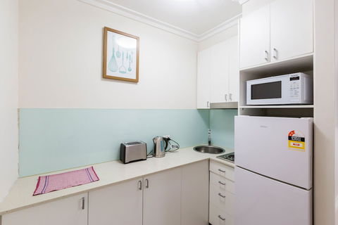 GENIE, 1BDR East Melbourne Studio - Hotel Gold Coast 2