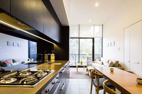 GEORGE, 1BDR North Melbourne Apartment - Hotel Gold Coast 4