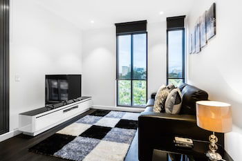 ESTHER, 2BDR South Yarra Apartment - Hotel Gold Coast 0