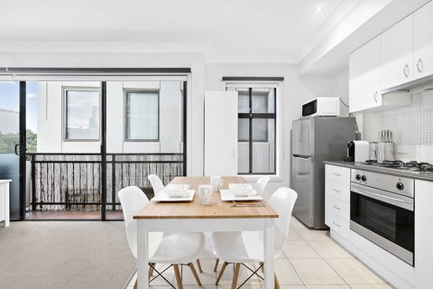 SIENNA, 1BDR South Melbourne Apartment - Hotel Gold Coast 1